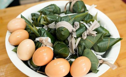 煮粽子的时候什么时候放鸡蛋最好