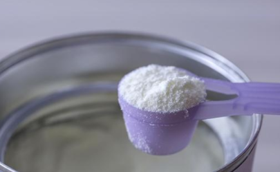 临期奶粉特别便宜能给宝宝喝吗