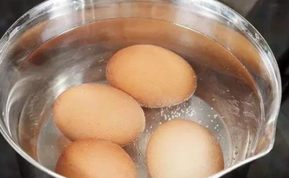 煮鸡蛋冷水下锅还是热水