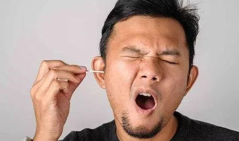 中耳炎可以自己在家洗耳朵吗1