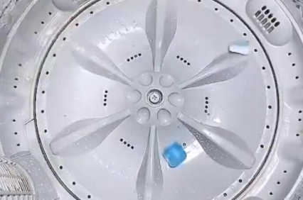 全自动洗衣机怎么用泡腾片清洗2