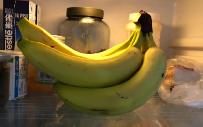 香蕉冰箱里放成黑色了还能吃么3