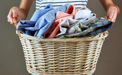脏衣服长期堆放不洗有细菌吗