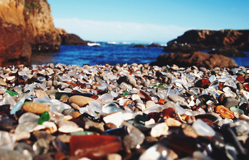 海边透明的石头是玉吗1