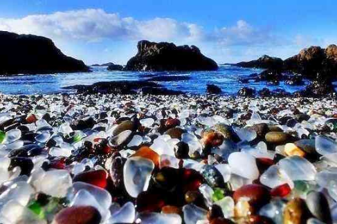海边透明的石头是玉吗2