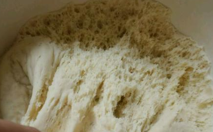 酵母发面包包子用不用放碱面1