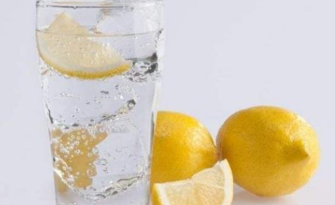 柠檬泡水喝的9大禁忌需警惕2