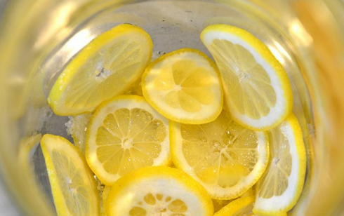 柠檬泡水喝的9大禁忌需警惕4