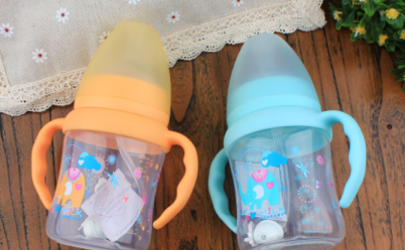 怎么样引导宝宝吃奶瓶