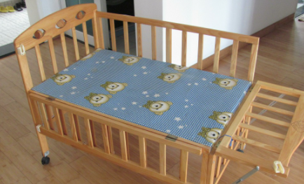 婴儿床多大尺寸实用2