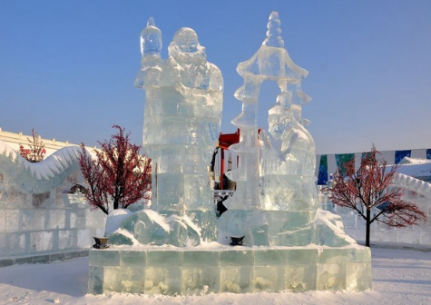 哈爾濱冰雪大世界里面有取暖的地方嗎2