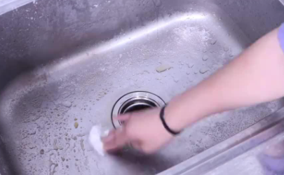 洗碗池被油污堵塞怎么疏通