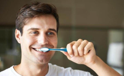 刷牙的水温在多少度比较合适
