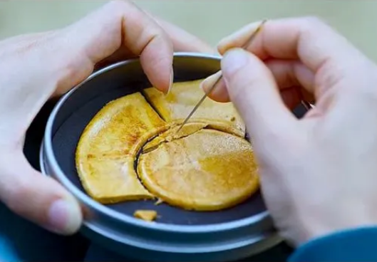 魷魚游戲糖餅是用什么做的3