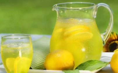 柠檬水可以用保温杯装吗