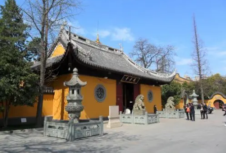 2022​春节期间上海龙华寺开放吗1