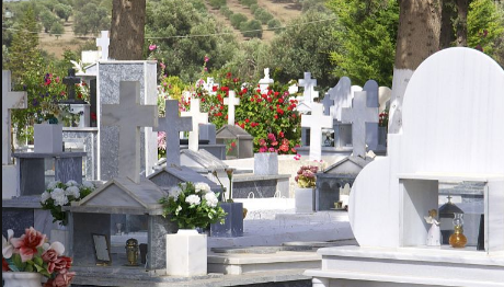2022年大年初一能去坟墓祭拜吗2