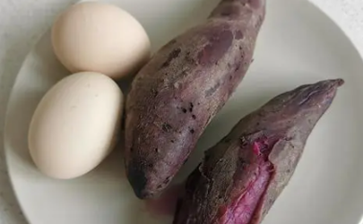 为什么鸡蛋和紫薯一起就变绿