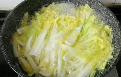 水煮白菜减肥法怎么煮1