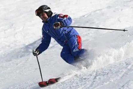 2022年元旦去神农架滑雪人多吗1