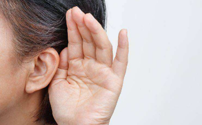 人工耳蜗植入有风险吗