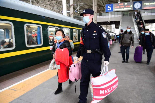 2022年春节期间火车停运吗尤其是外地上班的人