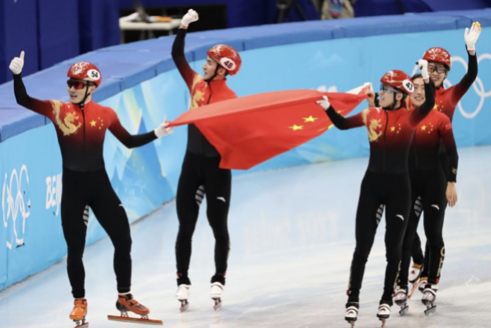 2022北京冬奥会中国首金是谁2