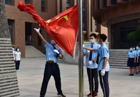 2022清明去北京看升国旗需要几点去排队2