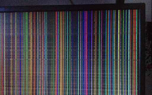 電腦屏幕受撞擊后花屏了保修嗎1
