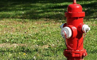 消防栓没水造成火灾扩大是谁的责任