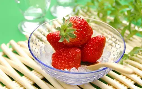草莓是几月到几月的水果2