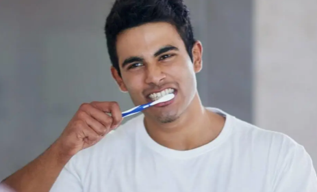 刷牙勤快还是长黑色牙菌斑是什么原因2