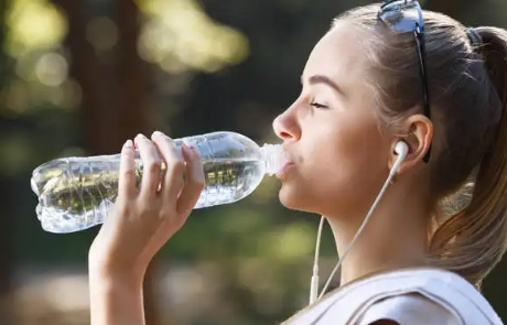 喝水|喝水太少也会导致过劳肥吗