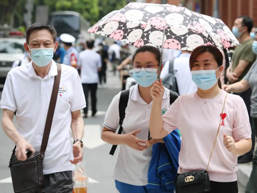 除了耐克還有哪些衣服適合在高考的時(shí)候穿3