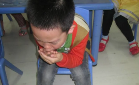 世界上只有中国人爱吐痰吗-随地吐痰的危害及建议