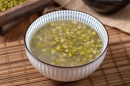 绿豆汤太稠可以直接加水吗1