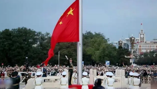 北京天安门升国旗几点才让进广场20222