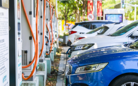 新能源汽车保费为何比燃油车高1