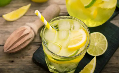 柠檬泡水怎么是苦的味道