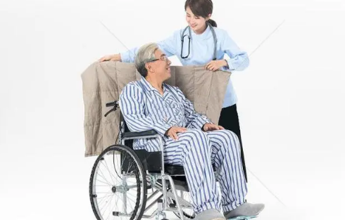 护理老人的护工在哪里找2