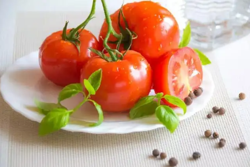 爱吃西红柿是缺维生素吗2