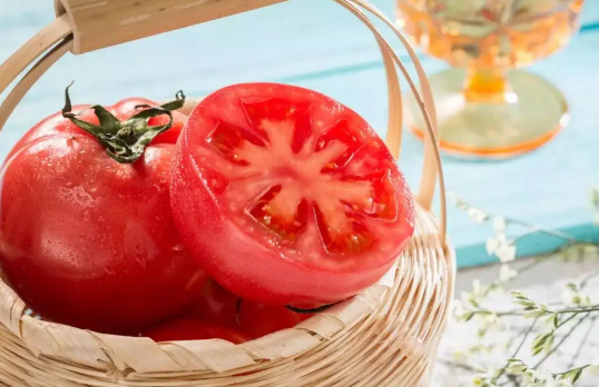 爱吃西红柿是缺维生素吗1