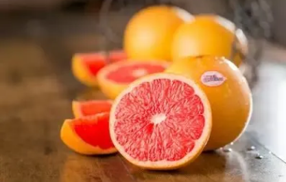更容易接受酸性水果的人通常认为葡萄柚味道更好