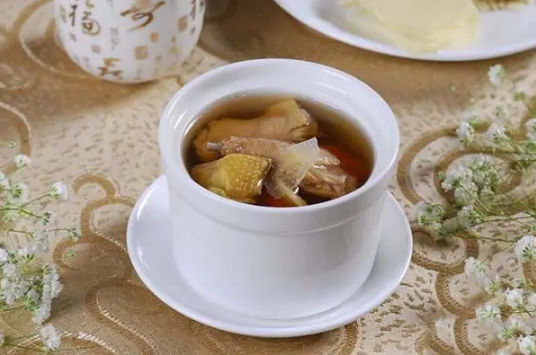 鸽子汤的营养在汤里还是肉里2