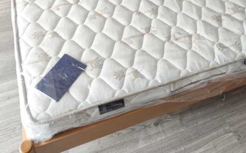 床垫上面的塑料膜什么时候撕掉-新床垫塑料膜撕掉后可以马上睡吗