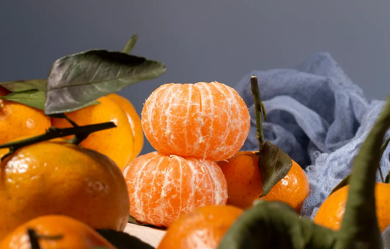 脾胃虚弱的人冬天吃橘子可能会肠胃不适拉肚子橘子太凉了