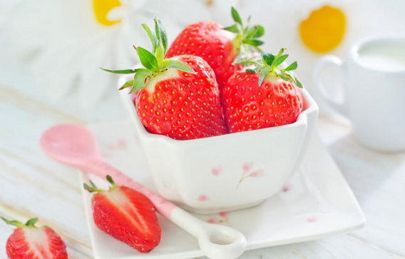 吃草莓补充维生素C吗1