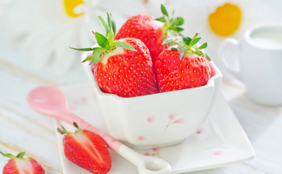 吃草莓补充维生素C吗