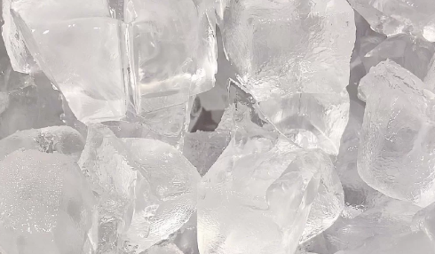 把冰块一块一块的放进冰箱里会融化吗2
