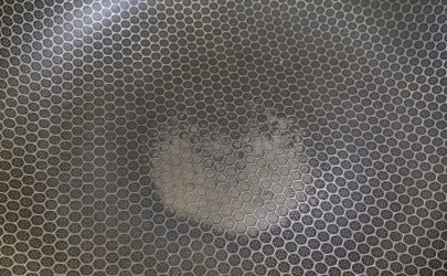 不锈钢蜂窝不粘锅上黑色涂层掉了敢用吗